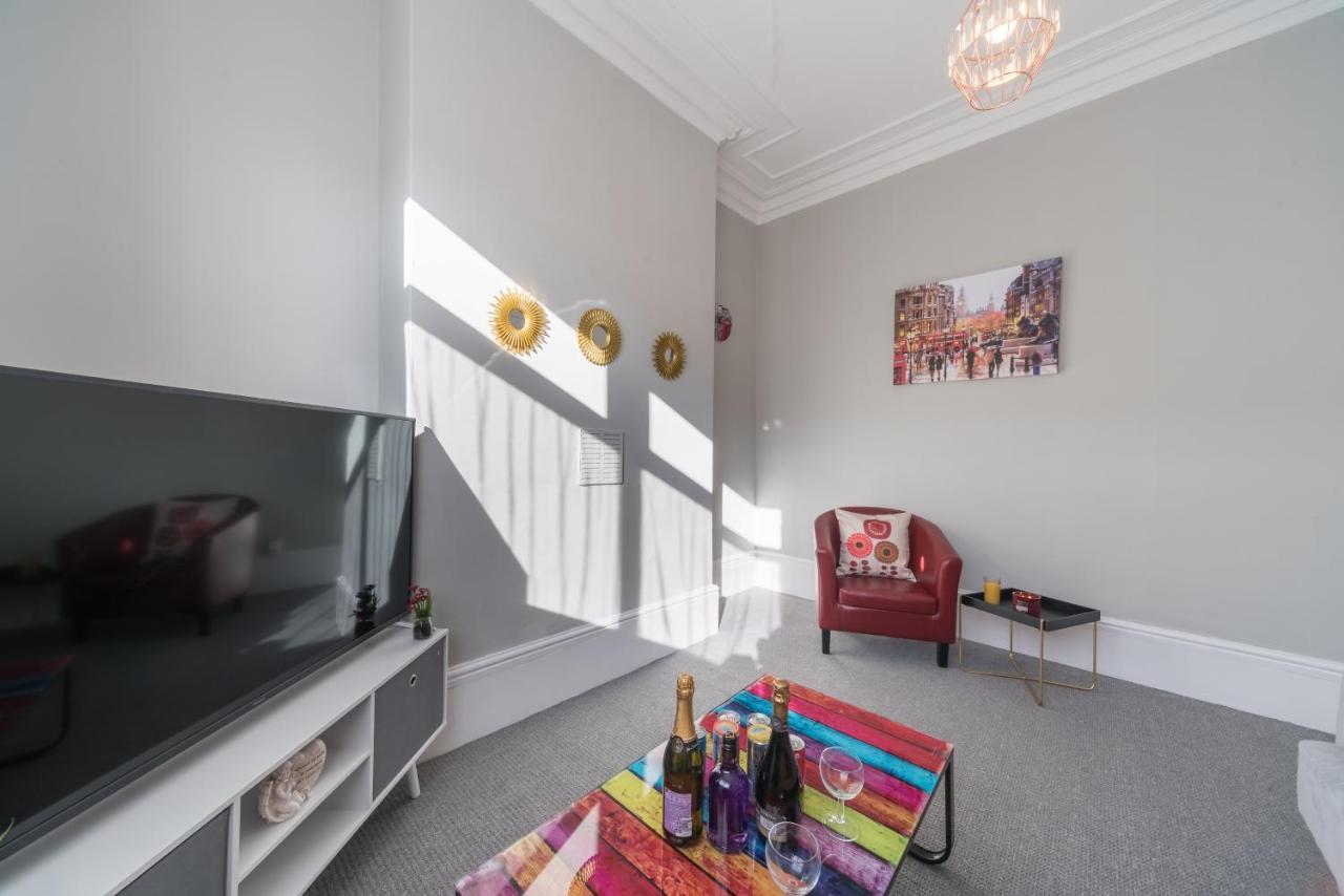 3 Bedroom Saks - 2 Living Area House In Newland Ave Hull Kingston upon Hull Bagian luar foto
